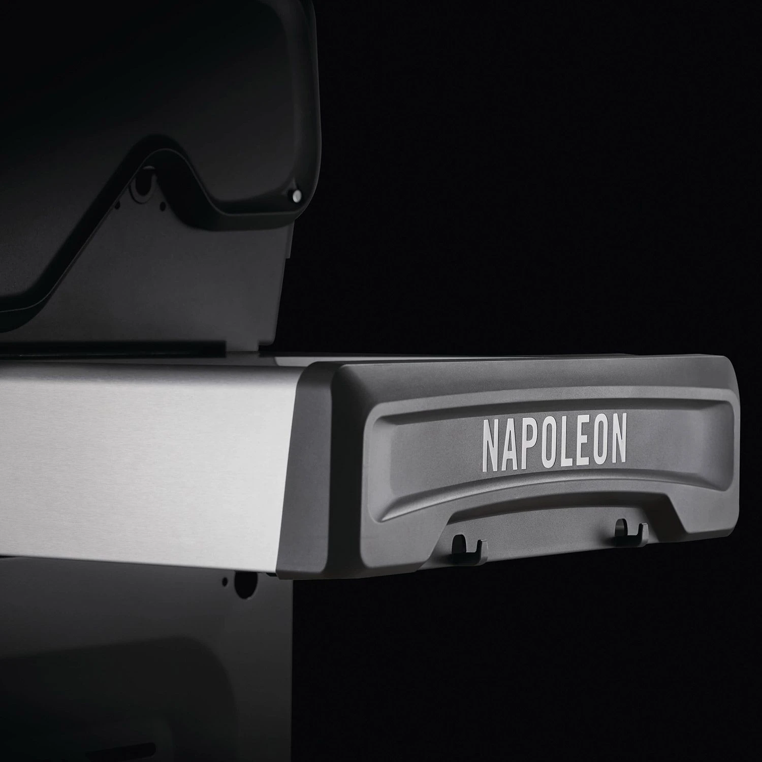 Napoleon RXT425SS Rogue XT 425 Gas Grill On Cart, 23.75-Inches 6 Napoleon RXT425SS Rogue XT 425 Gas Grill On Cart, 23.75-Inches - Image 4