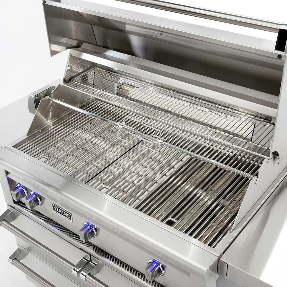 Viking 5 Series Stainless Steel Built-In Gas Grill With ProSear Burner & Rotisserie, 30-Inch (VQGI530) 6 Viking 5 Series Stainless Steel Built-In Gas Grill With ProSear Burner & Rotisserie, 30-Inch (VQGI530) - Image 4
